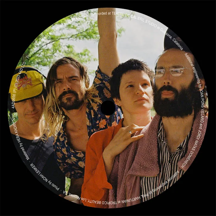 Big Thief – Vampire Empire