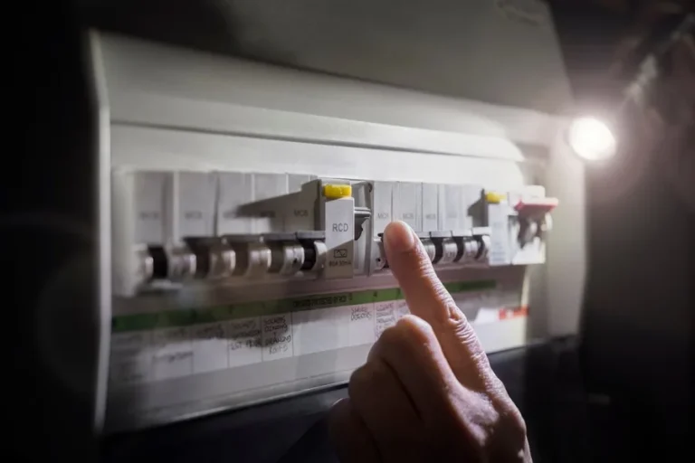 Handling Electrical Emergencies Quick and Safe Solutions