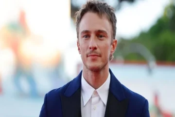 Drew Starkey Net Worth