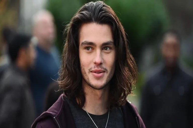 Felix Mallard Height