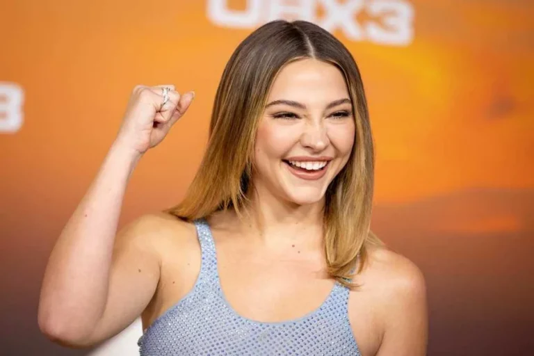 Madelyn Cline Height