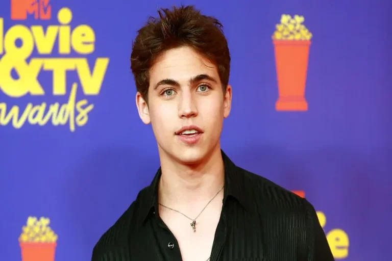 Tanner buchanan height