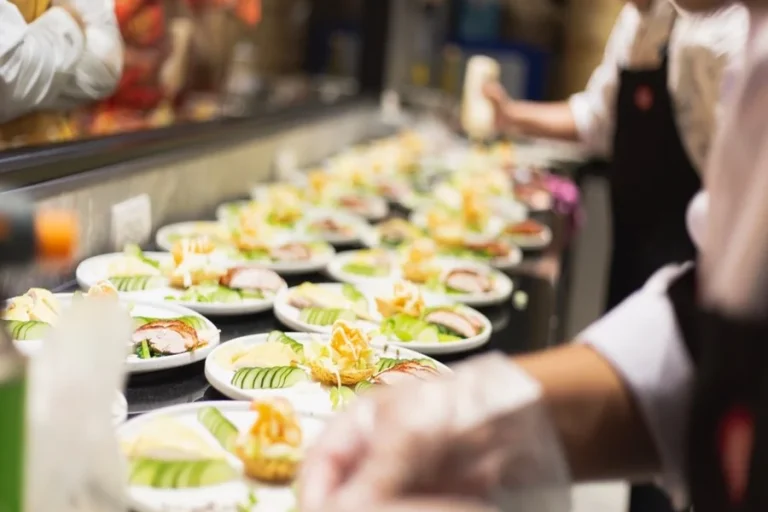 Hospitality at Work How Food and Drink Service Elevates Employee Team Building